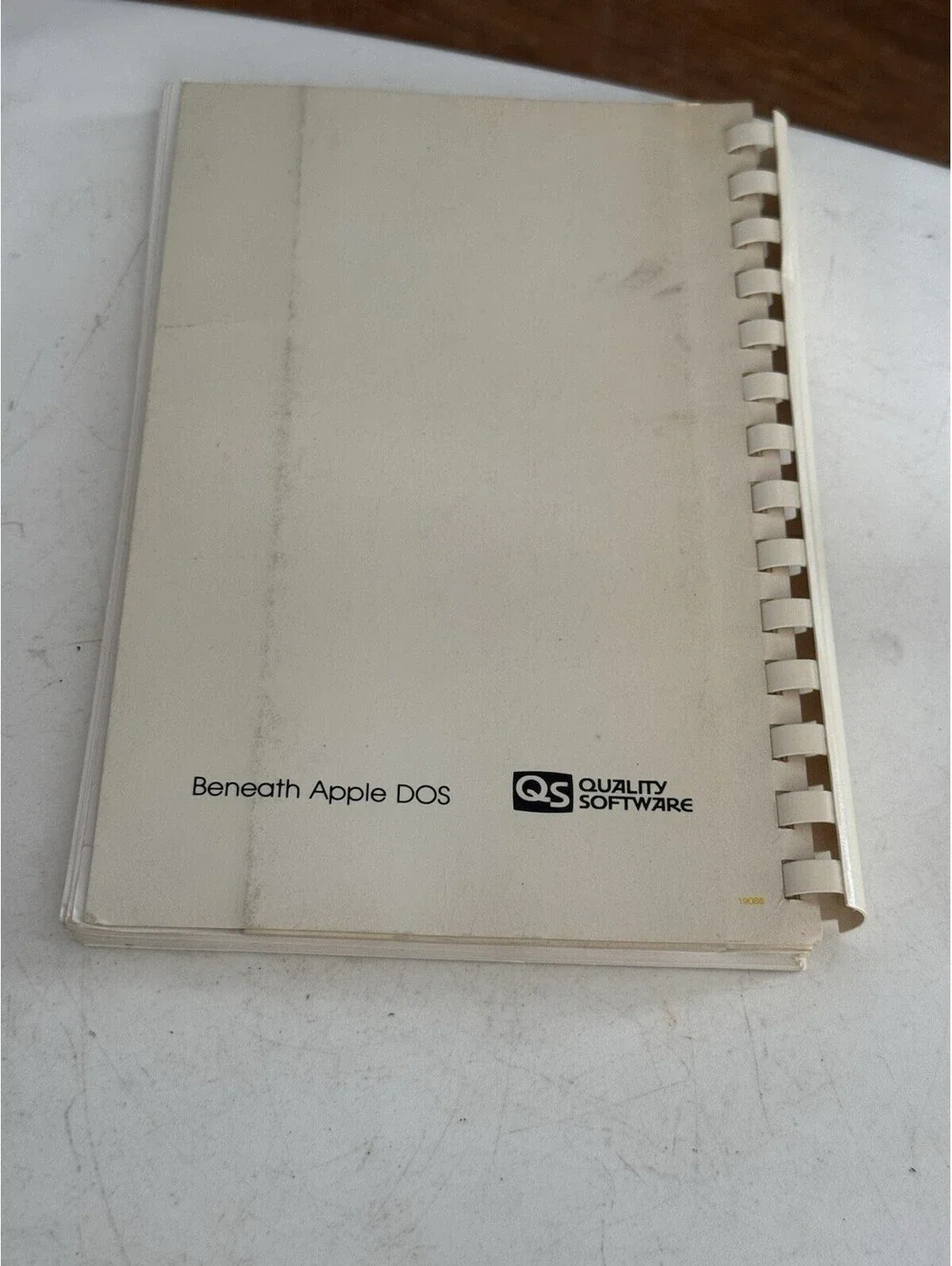Beneath Apple DOS by Don Worth and Peter Lechner QS Quality Software 1981